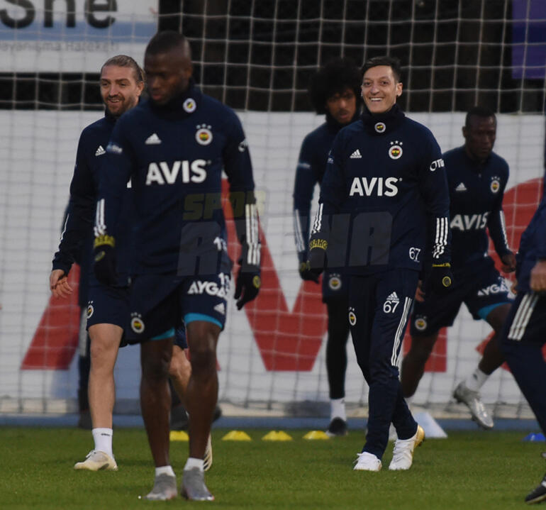 Mesut Özil, Fenerbahçe ile ilk antrenmanında
