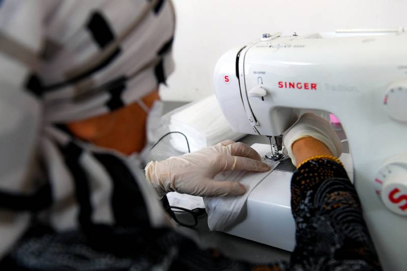 Mersinli Gönüllü Kadınlar Maske Üretiyor