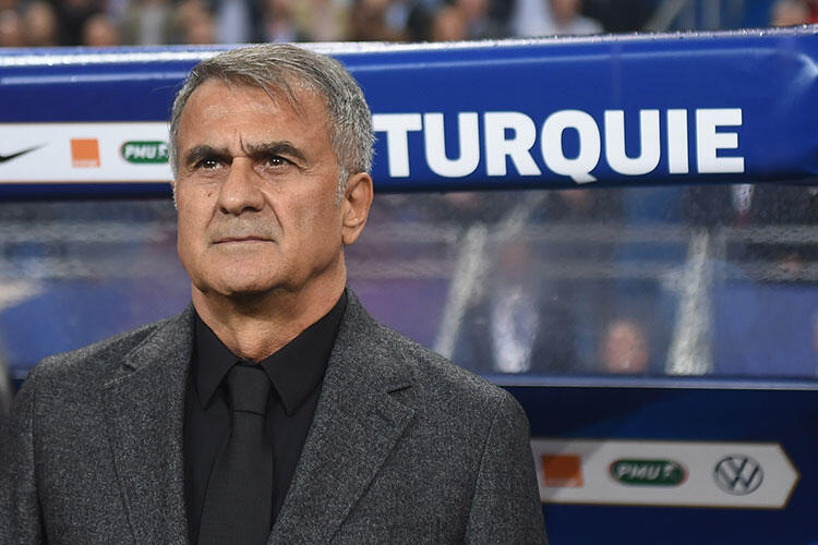 Şenol Güneş, Milli Dayanışma Kampanyası’na 1 milyon TL bağışladı