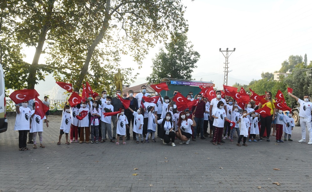 Yenişehir sokaklarında Cumhuriyet coşkusu