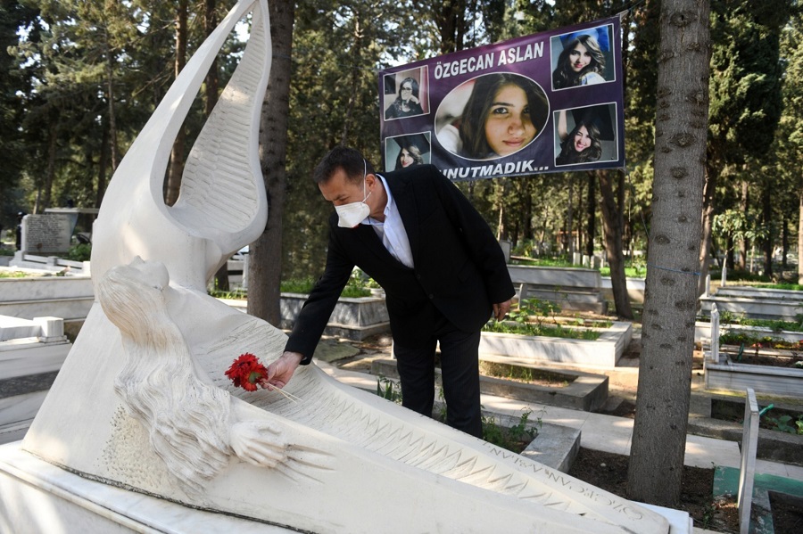 Başkan Özyiğit Özgecan’ı Unutmadı