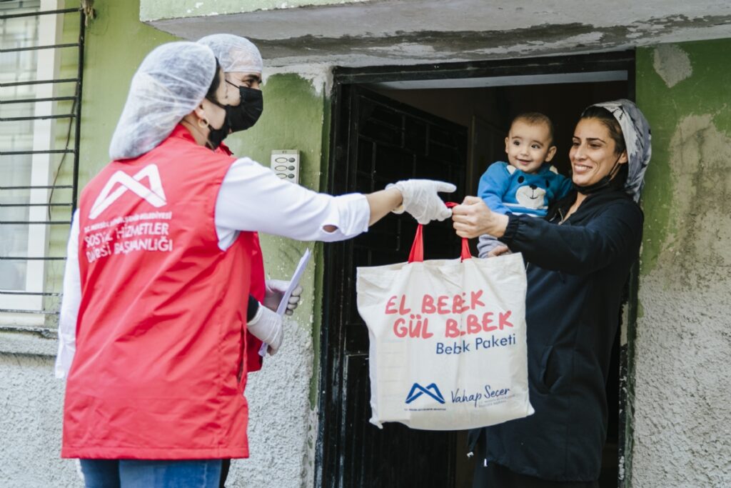 Bebek Sahibi Ailelere Dar Günde Destek: “El Bebek Gül Bebek”