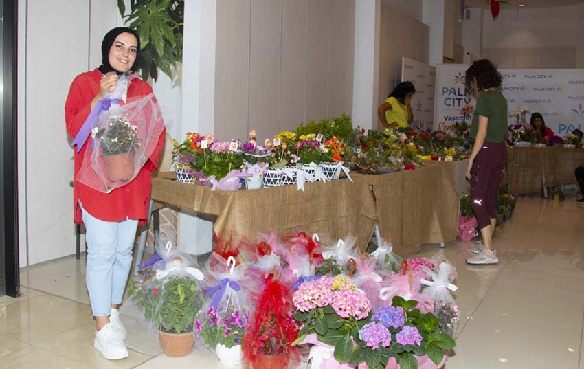 Anneler İçin En Güzel Çiçekler Kadın Üreticilerden